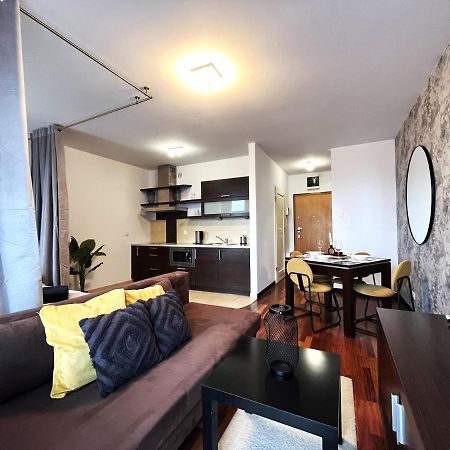 Jagielly Apartment ~ Self Check-In 24H ~ Parking & Lift Wrocław Exteriör bild
