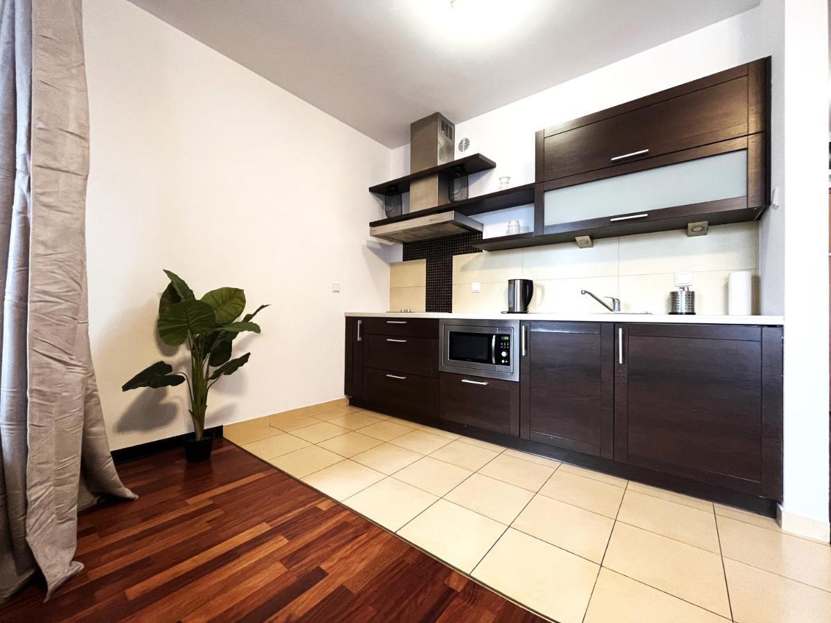Jagielly Apartment ~ Self Check-In 24H ~ Parking & Lift Wrocław Exteriör bild