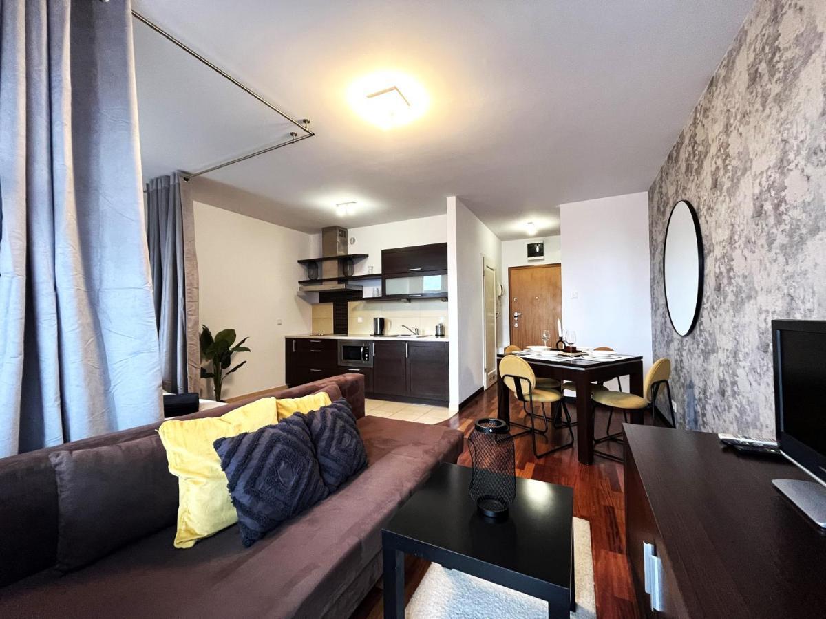 Jagielly Apartment ~ Self Check-In 24H ~ Parking & Lift Wrocław Exteriör bild