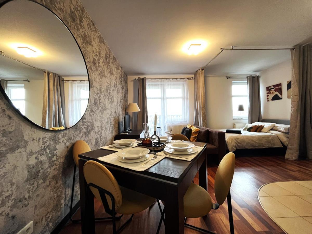 Jagielly Apartment ~ Self Check-In 24H ~ Parking & Lift Wrocław Exteriör bild